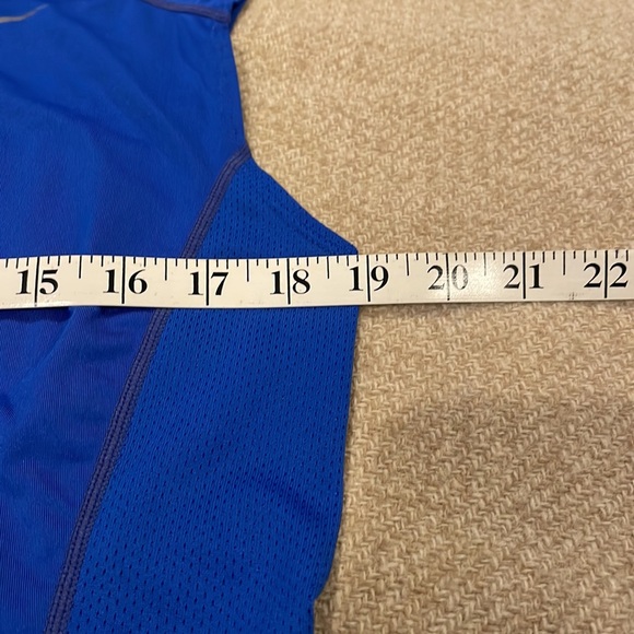 Nike Pro Combat Men’s Medium Fitted Dri-Fit Blue Shirt - Picture 8 of 8